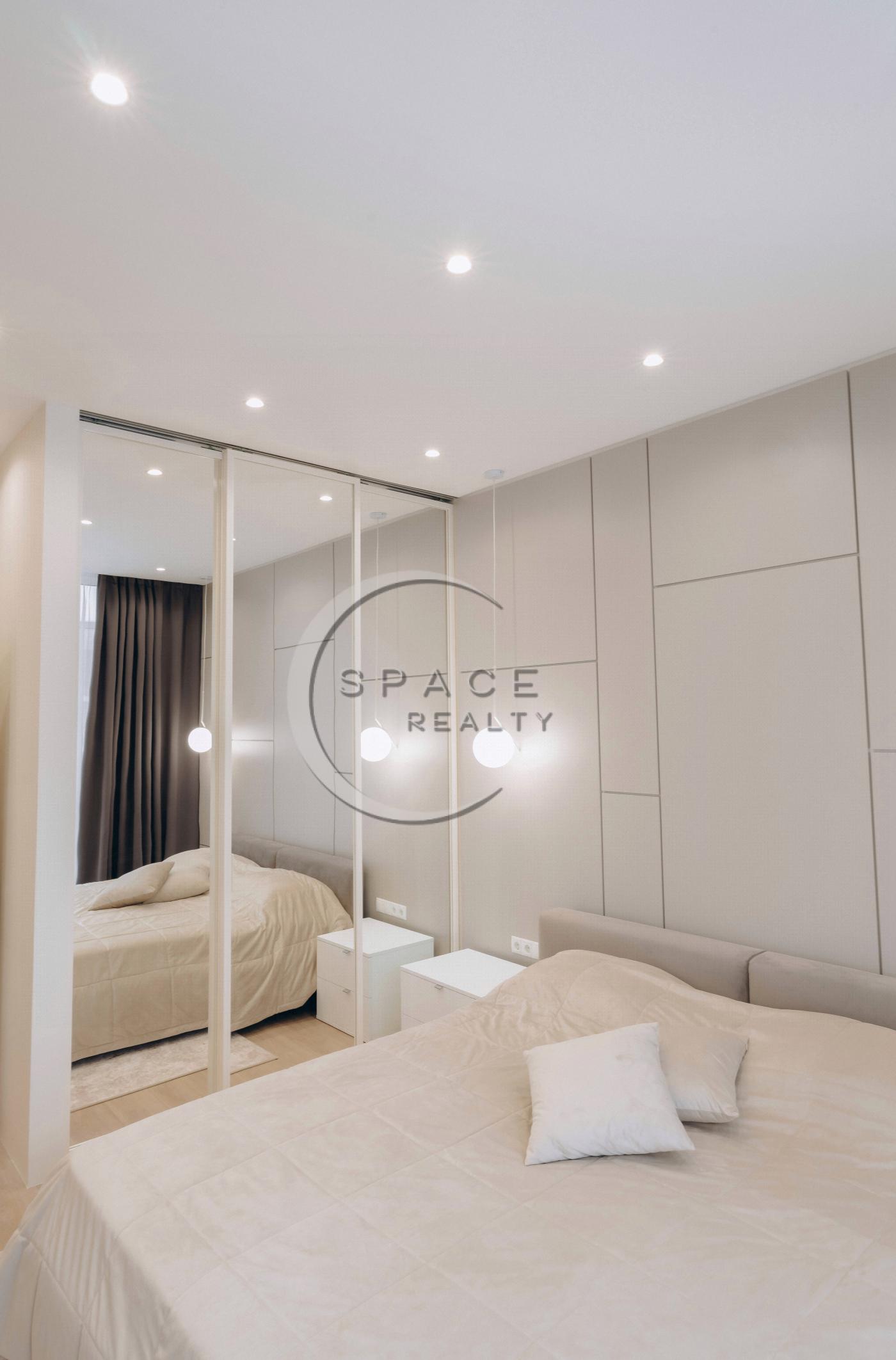 Світла квартира з дизайнерським якісним ремонтом